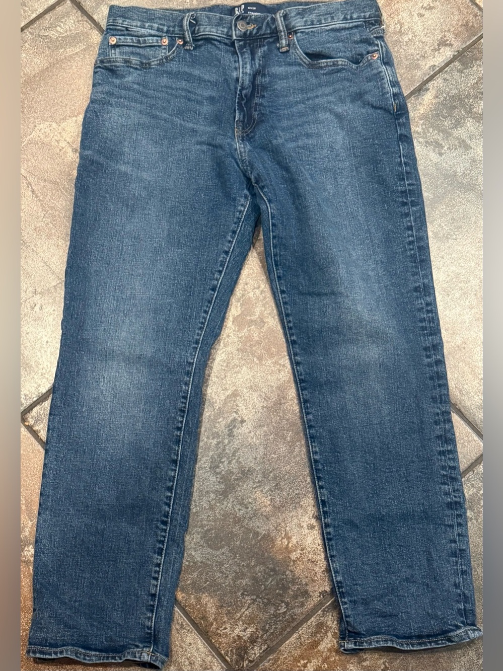 GAP Men's Medium-Dark Indigo Blue Straight Jeans